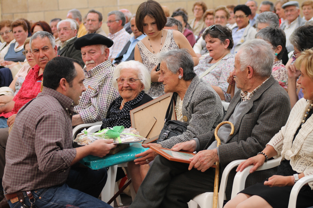 ENTREGA DE PREMIO A BENEDICTA TESTON